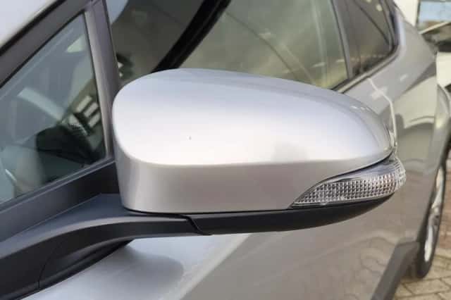 Toyota C-HR (2023) thumbnail 38