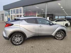Toyota C-HR (2023) thumbnail 5
