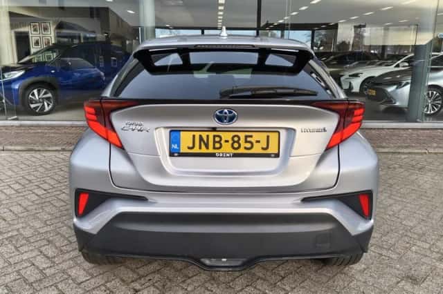 Toyota C-HR (2023) thumbnail 7