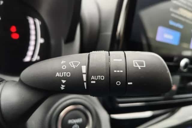 Toyota Yaris Cross (2025) thumbnail 12