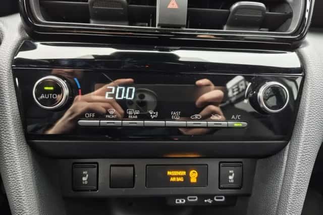 Toyota Yaris Cross (2025) thumbnail 18