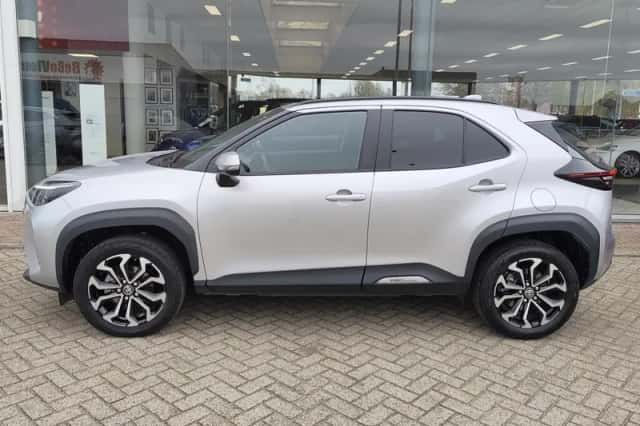 Toyota Yaris Cross (2025) thumbnail 3