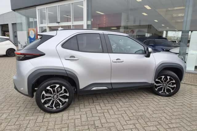 Toyota Yaris Cross (2025) thumbnail 5