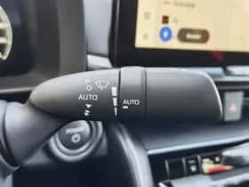Toyota C-HR (2024) thumbnail 11