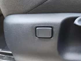 Toyota C-HR (2024) thumbnail 26