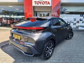 Toyota C-HR (2024) thumbnail 4