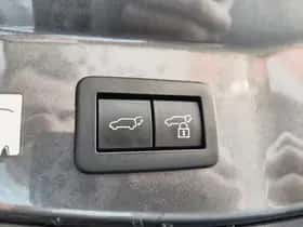 Toyota C-HR (2024) thumbnail 32