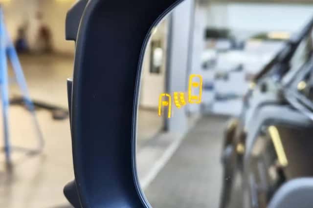 Toyota C-HR (2024) thumbnail 36