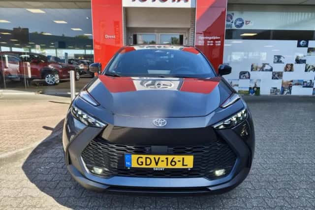 Toyota C-HR (2024) thumbnail 5