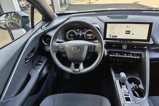 Toyota C-HR (2024) thumbnail 7