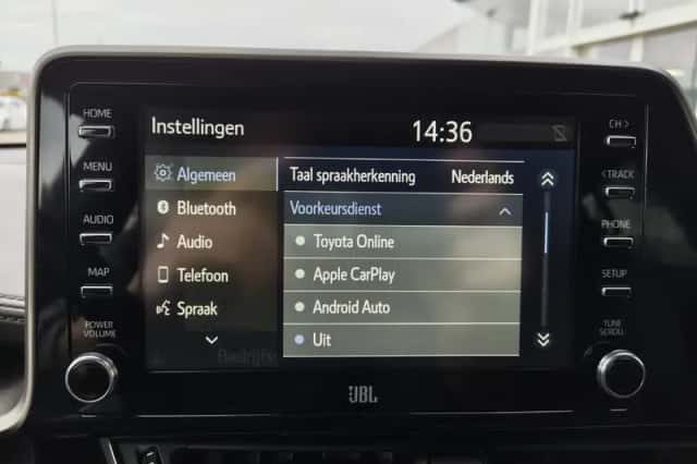 Toyota C-HR (2021) thumbnail 19