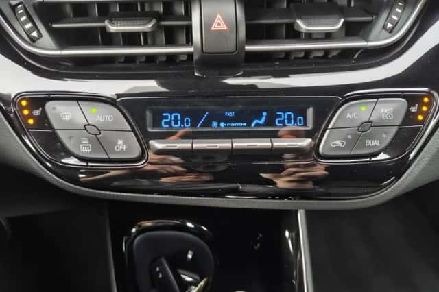 Toyota C-HR (2021) thumbnail 21