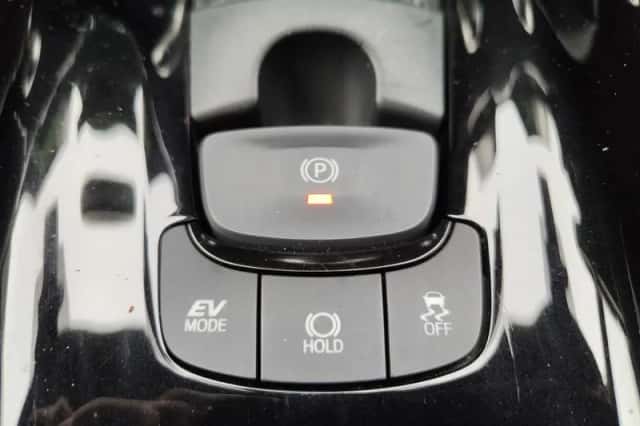Toyota C-HR (2021) thumbnail 23