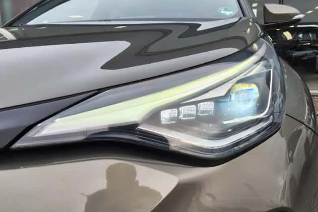 Toyota C-HR (2021) thumbnail 38