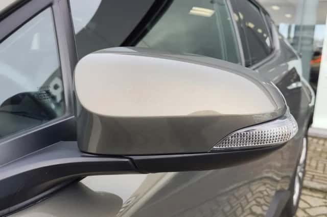 Toyota C-HR (2021) thumbnail 39