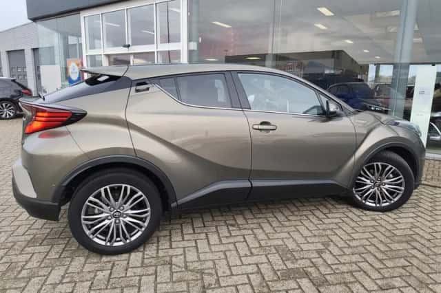 Toyota C-HR (2021) thumbnail 5