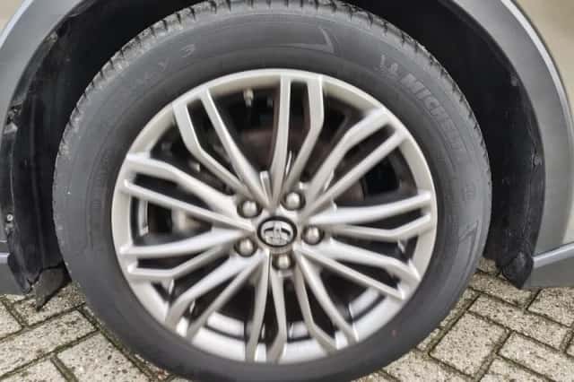 Toyota C-HR (2021) thumbnail 42