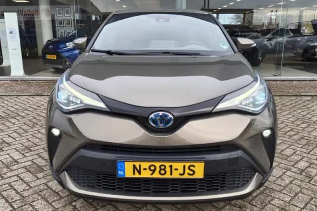 Toyota C-HR (2021) thumbnail 6