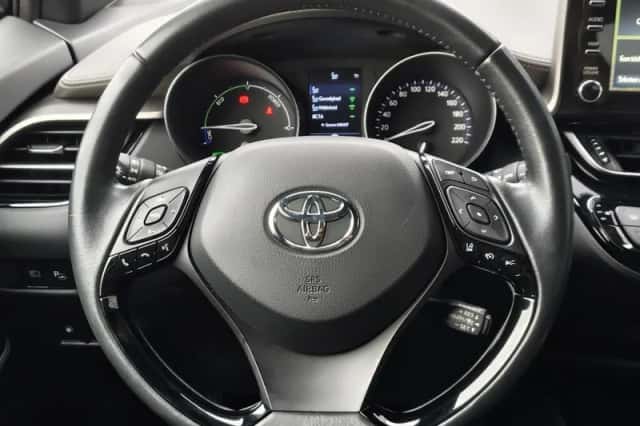 Toyota C-HR (2021) thumbnail 9