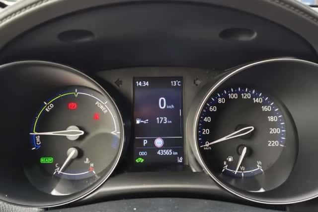 Toyota C-HR (2021) thumbnail 10