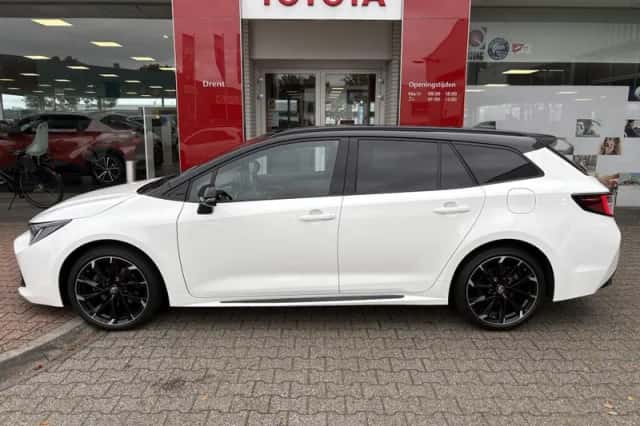 Toyota Corolla (2022) thumbnail 3