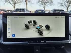 Toyota C-HR (2024) thumbnail 16