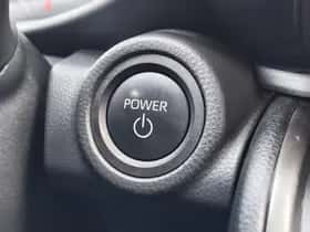 Toyota C-HR (2024) thumbnail 24