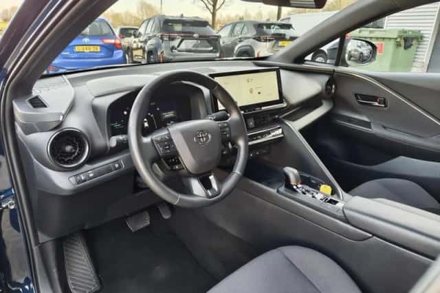 Toyota C-HR (2024) thumbnail 26