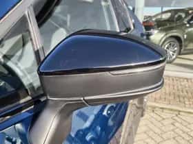 Toyota C-HR (2024) thumbnail 36