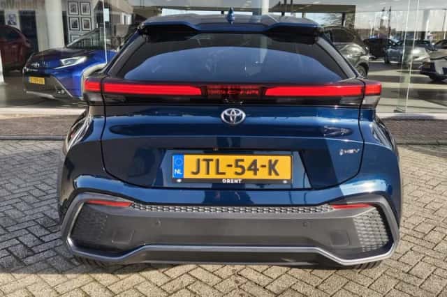 Toyota C-HR (2024) thumbnail 7