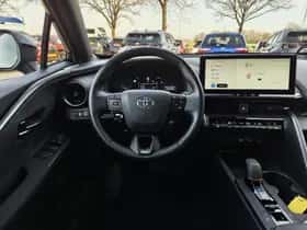 Toyota C-HR (2024) thumbnail 8