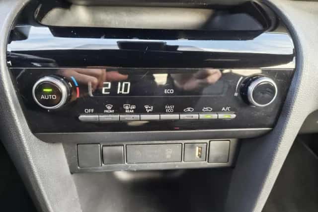 Toyota Yaris Cross (2021) thumbnail 17