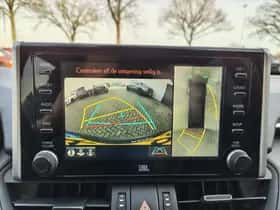 Toyota RAV4 (2021) thumbnail 16