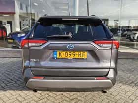 Toyota RAV4 (2021) thumbnail 5