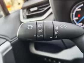 Toyota RAV4 (2021) thumbnail 9