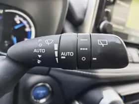 Toyota RAV4 (2021) thumbnail 10