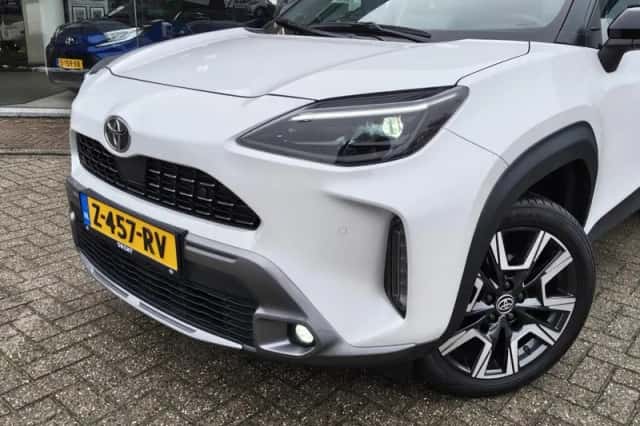 Toyota Yaris Cross (2024) thumbnail 2