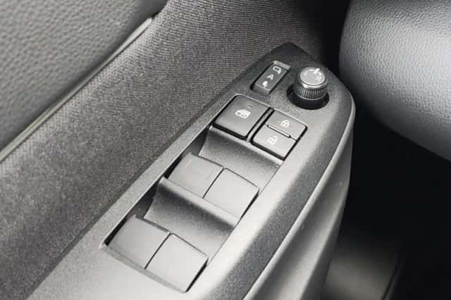 Toyota Yaris Cross (2024) thumbnail 24