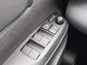 Toyota Yaris Cross (2024) thumbnail 24