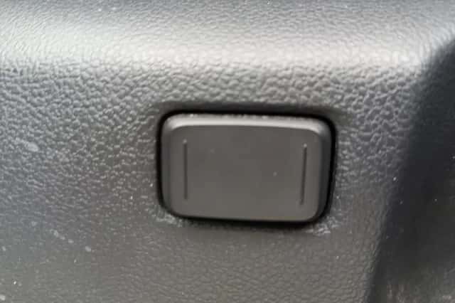 Toyota Yaris Cross (2024) thumbnail 30