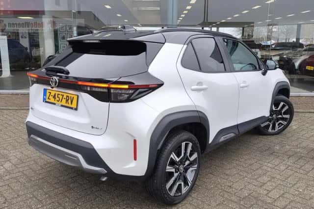 Toyota Yaris Cross (2024) thumbnail 4