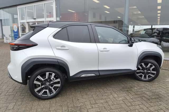 Toyota Yaris Cross (2024) thumbnail 5