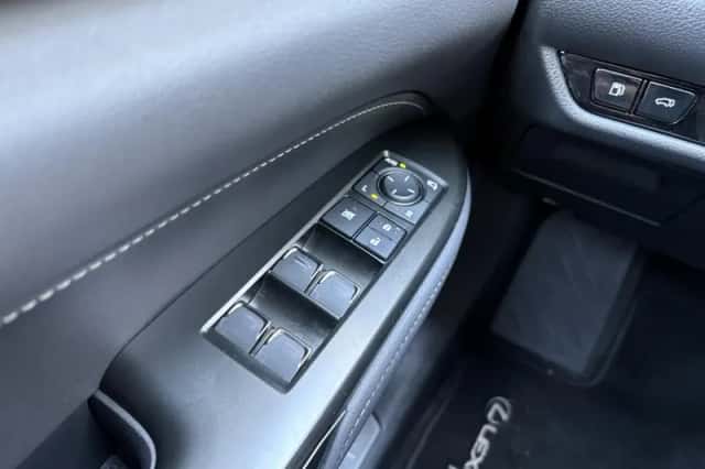 Lexus NX (2025) thumbnail 25