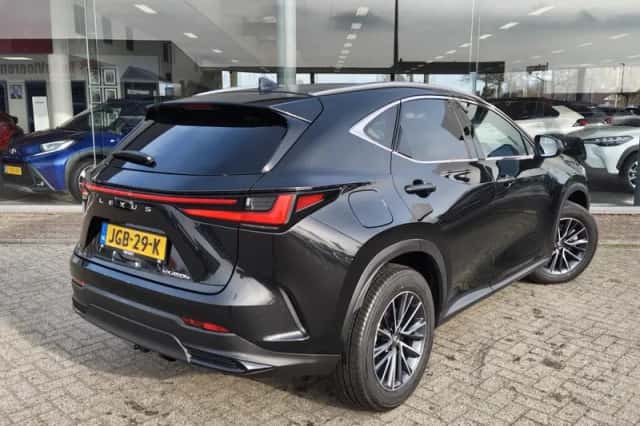 Lexus NX (2025) thumbnail 4