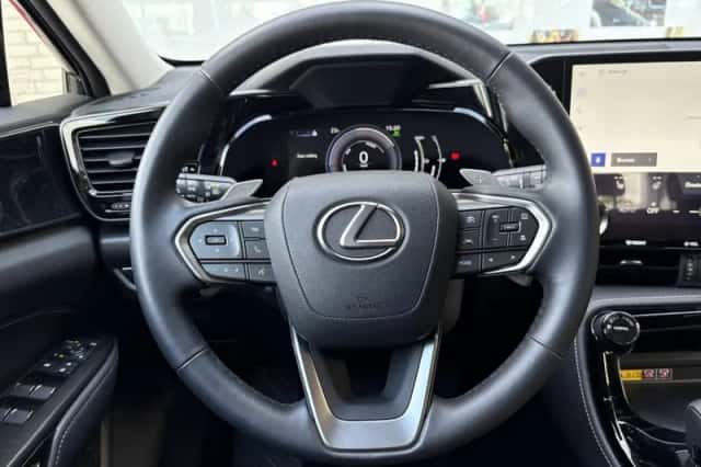 Lexus NX (2025) thumbnail 10