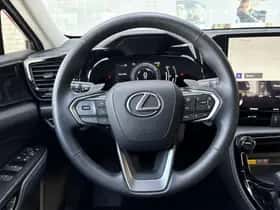 Lexus NX (2025) thumbnail 10