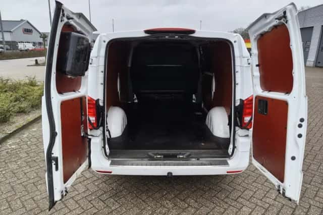 Mercedes-Benz Vito (2023) thumbnail 25