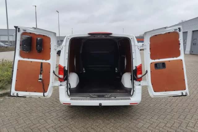 Mercedes-Benz Vito (2023) thumbnail 26