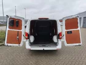 Mercedes-Benz Vito (2023) thumbnail 26
