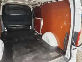 Mercedes-Benz Vito (2023) thumbnail 28